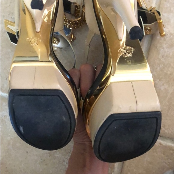 Versace Nude & Gold Sandal Pump - Picture 7 of 8